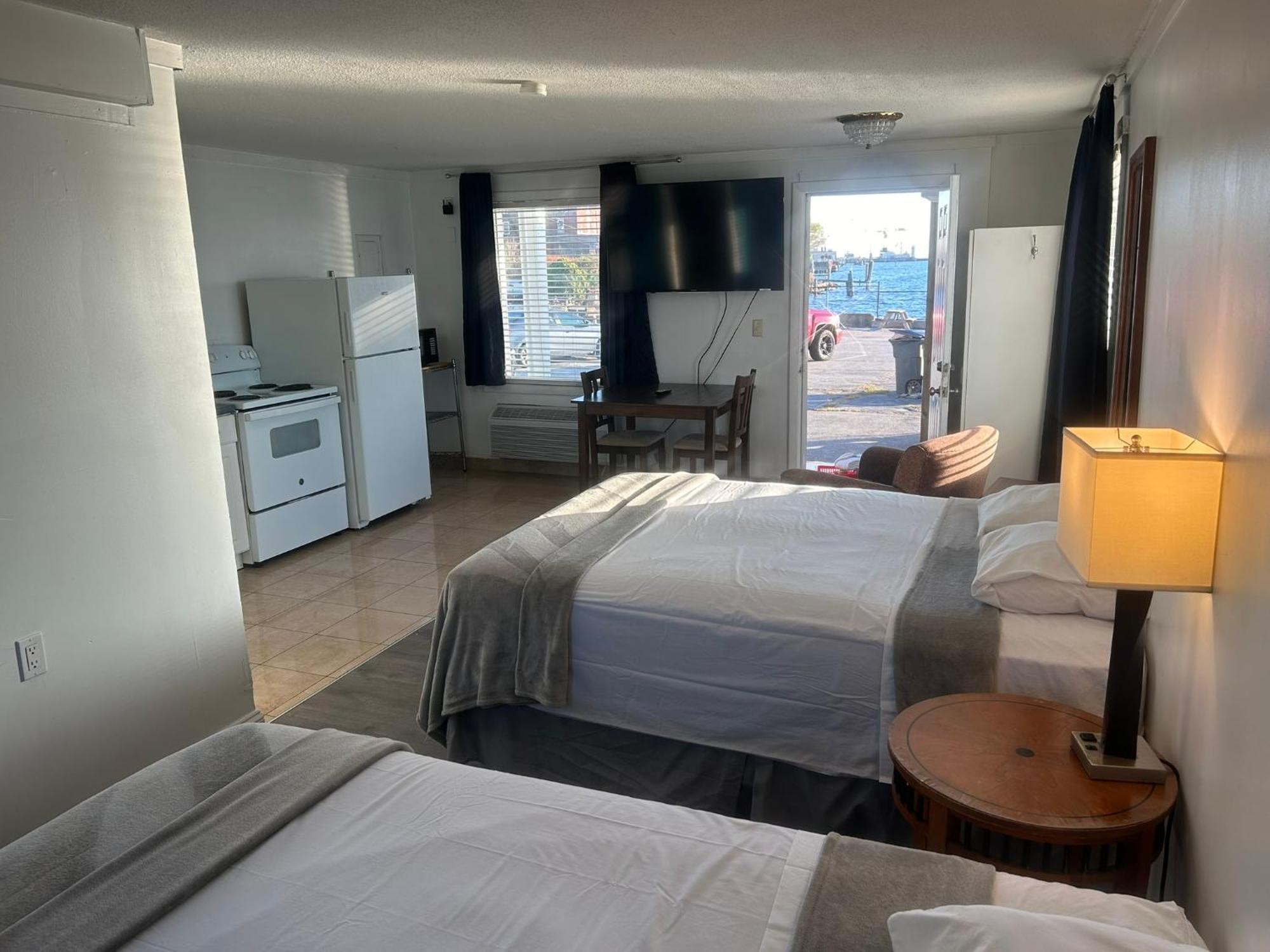 גרוטון Thames Inn And Marina מראה חיצוני תמונה